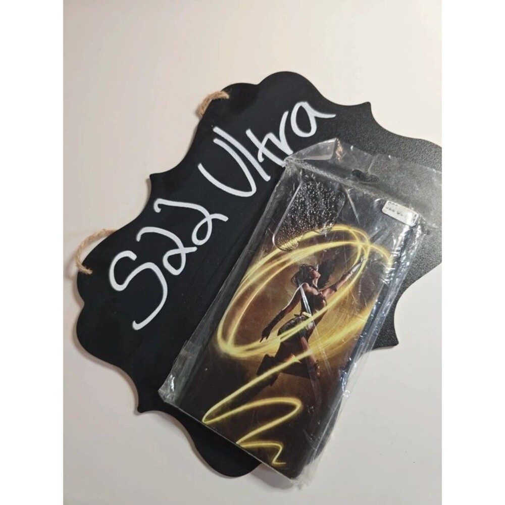 Wonder Woman Samsung Galaxy S22 Ultra Phone Case - Brand New